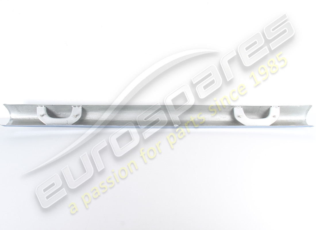 NOUVEAU FERRARI 275GTB PARE-CHOCS ARRIÈRE CENTRAL. NUMÉRO DE PIÈCE 20401709 (2) nouveau ferrari 275gtb pare-chocs arrière central. numéro de pièce 20401709 (2)