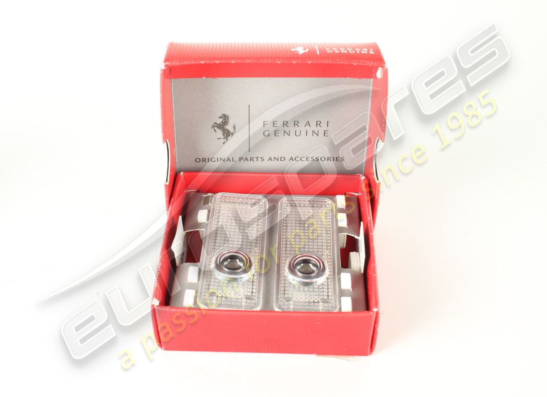 kit d'éclairage sous le seuil de porte neuf ferrari. numéro de pièce 70004721 (2)