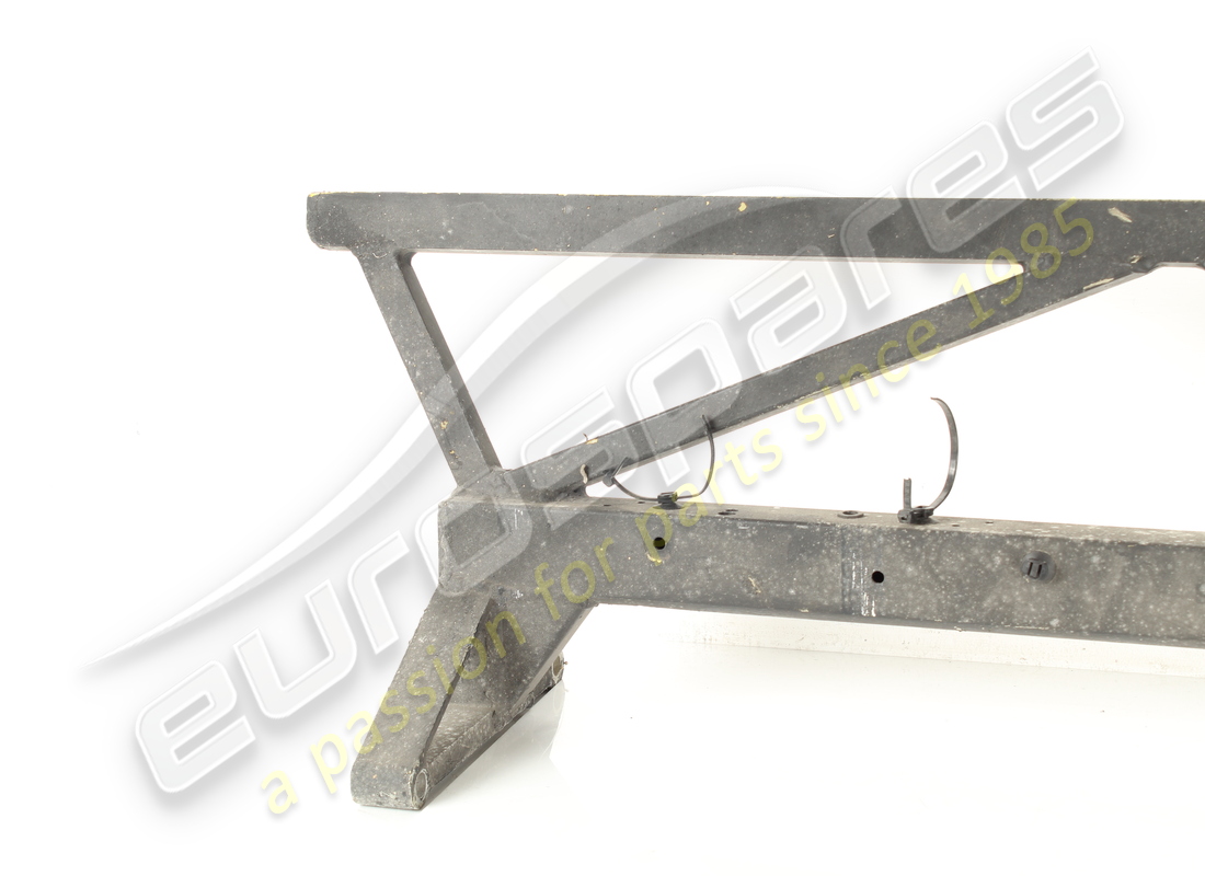 utilisé lamborghini traverse arrière. numéro de pièce 429813235 (2)