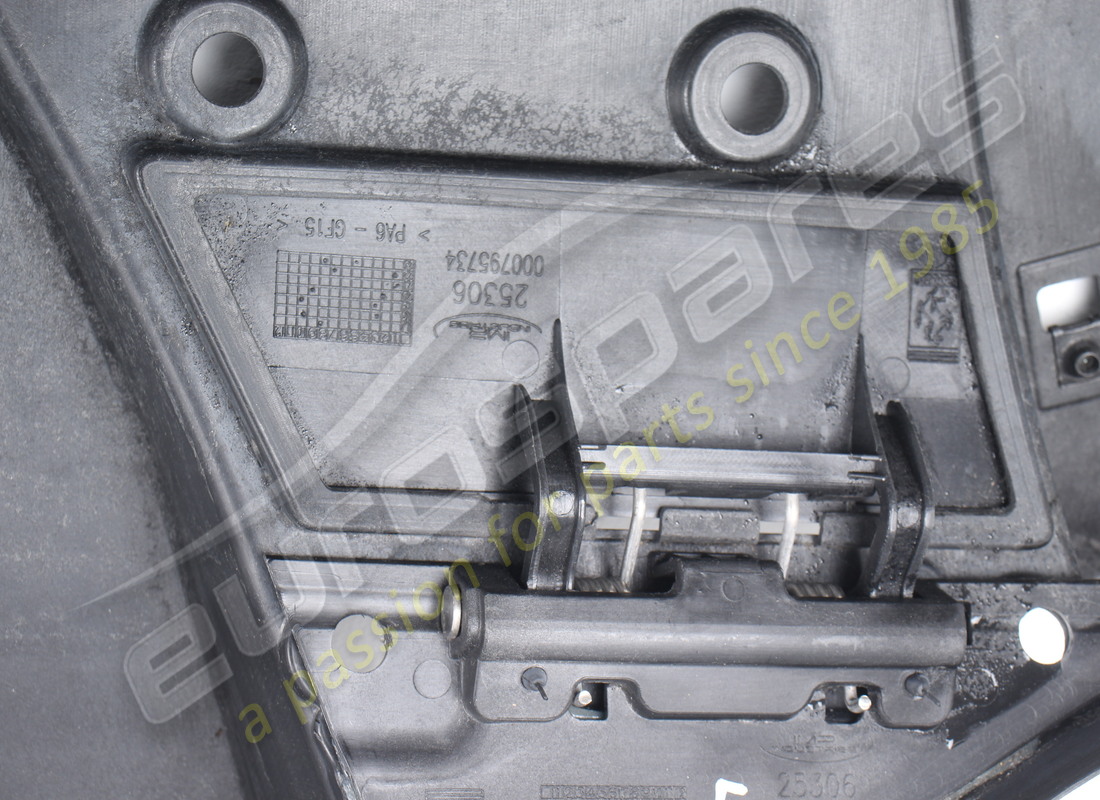 NOUVEAU FERRARI PLATEAU DE SOUS-VÊTEMENT AVANT COMPLET. RÉFÉRENCE 795715 (4) nouveau ferrari plateau de sous-vêtement avant complet. référence 795715 (4)