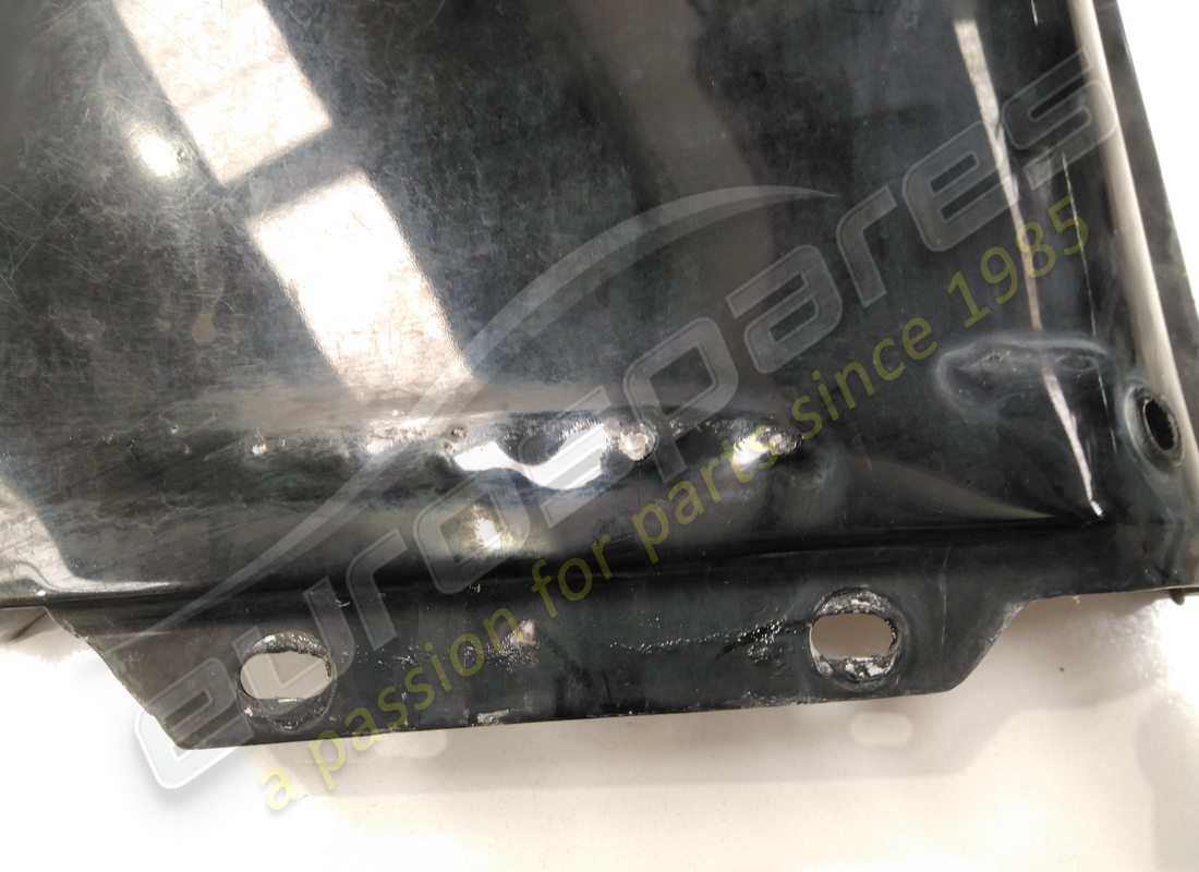 panneau de couverture droit ferrari endommagé. numéro de pièce 63201500 (2)
