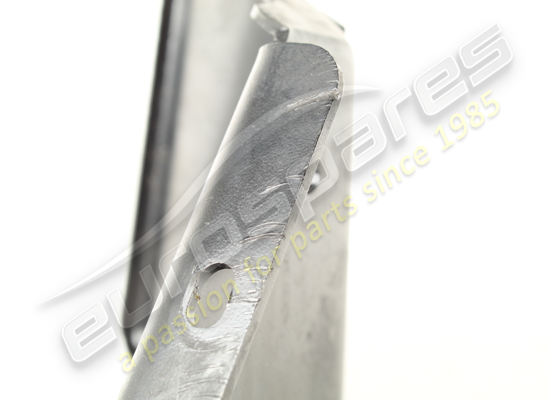 support de réservoir arrière gauche d'occasion ferrari. référence 313513 (2)