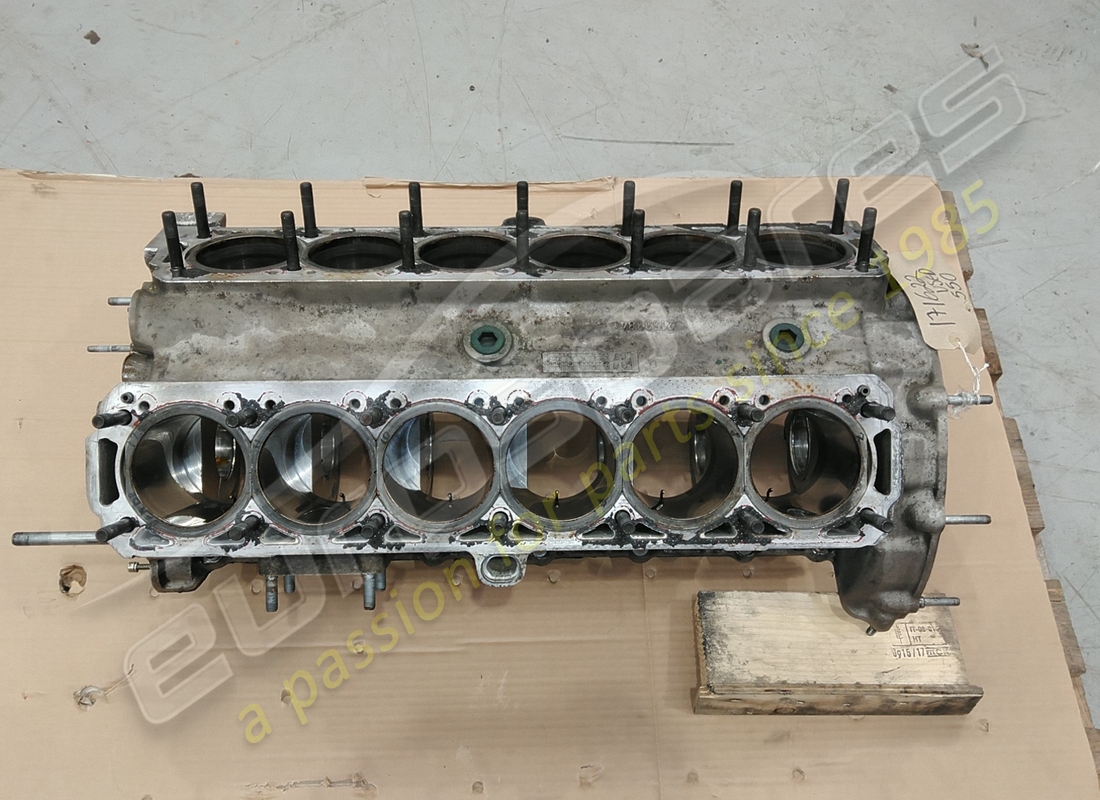 utilisé ferrari 550m carter moteur. numéro de pièce 171622 (2)