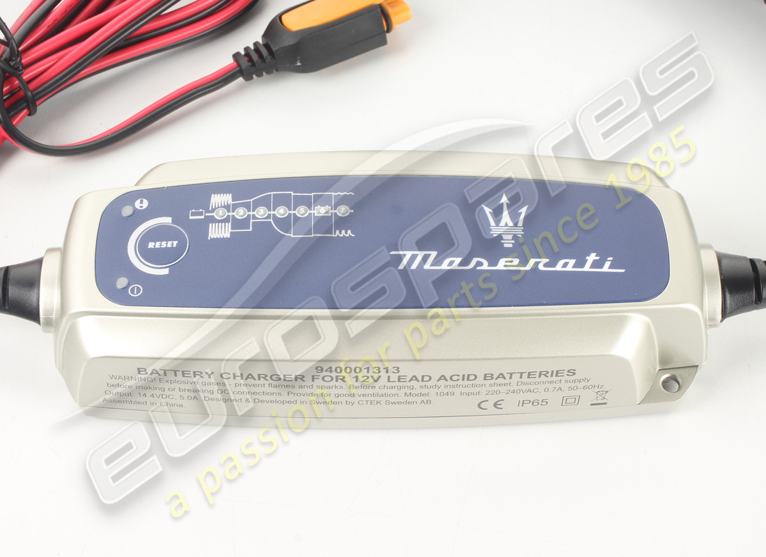 NOUVEAU MASERATI CHARGEUR MANTEINER EU NOUVEAU LOGO. NUMÉRO DE PIÈCE 940001313 (3) nouveau maserati chargeur manteiner eu nouveau logo. numéro de pièce 940001313 (3)