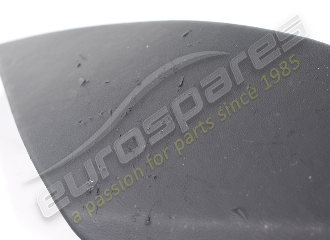 COUVERCLE DE MONTANT INFÉRIEUR DROIT D'OCCASION FERRARI. NUMÉRO DE PIÈCE 840031.. (4) couvercle de montant inférieur droit d'occasion ferrari. numéro de pièce 840031.. (4)