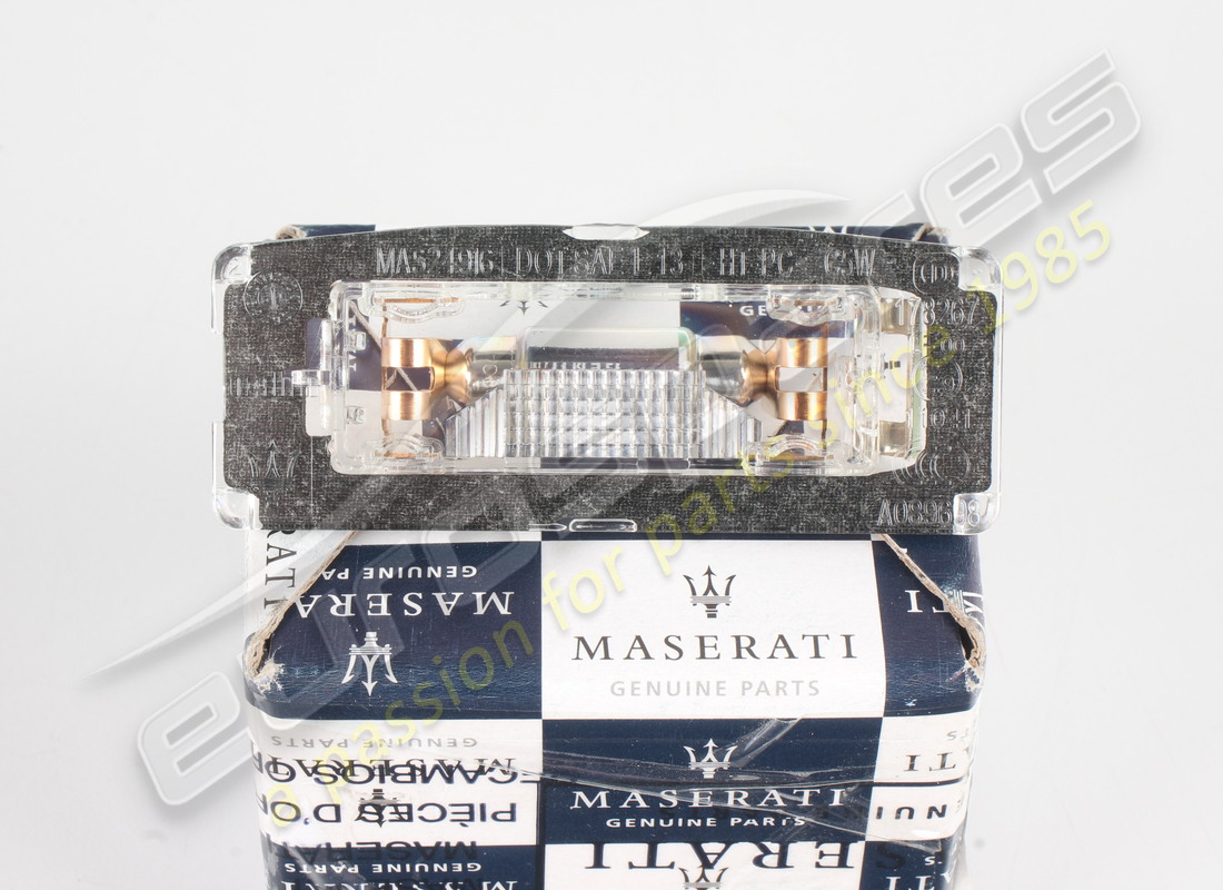 nouvelle plaque éclairante maserati. numéro de pièce 673001401 (4)