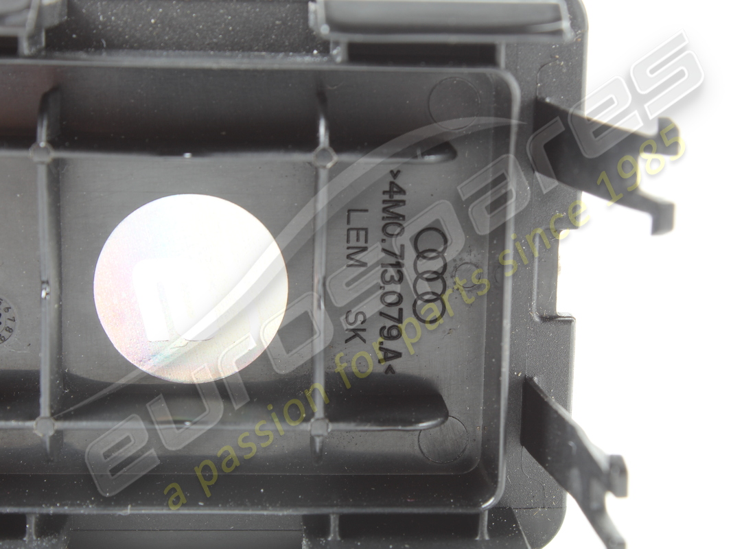 D'OCCASION LAMBORGHINI COUVERCLE NOTENTRIEGELUNG. NUMÉRO DE PIÈCE 4M0713079A (3) d'occasion lamborghini couvercle notentriegelung. numéro de pièce 4m0713079a (3)