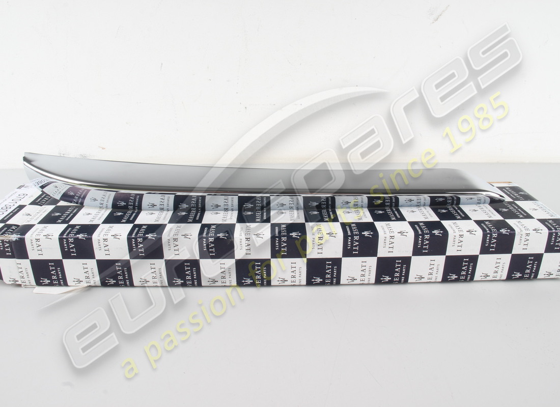 nouvelle maserati moulure avant gauche numéro de pièce 670138039 (4)