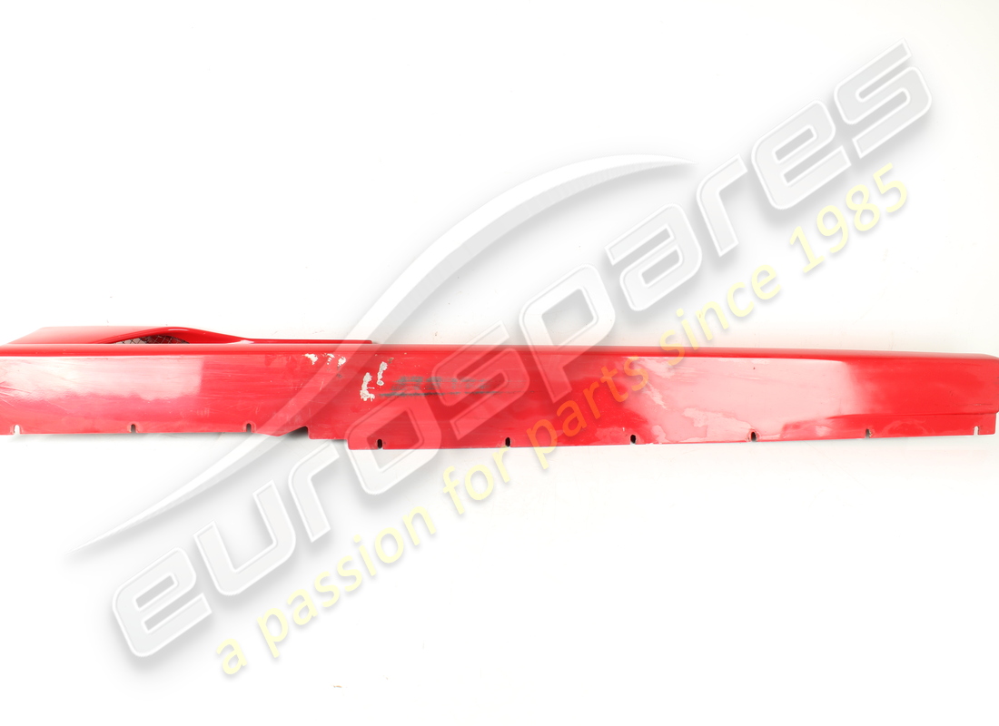 UTILISÉ FERRARI REVÊTEMENT SOUS-PORTE DROIT. NUMÉRO DE PIÈCE 69831610 (6) utilisé ferrari revêtement sous-porte droit. numéro de pièce 69831610 (6)