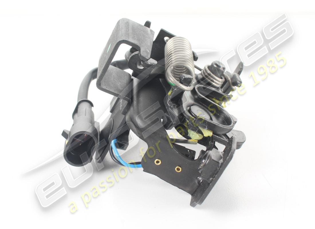 nouveau serrure de capot maserati. numéro de pièce 670152938 (2)