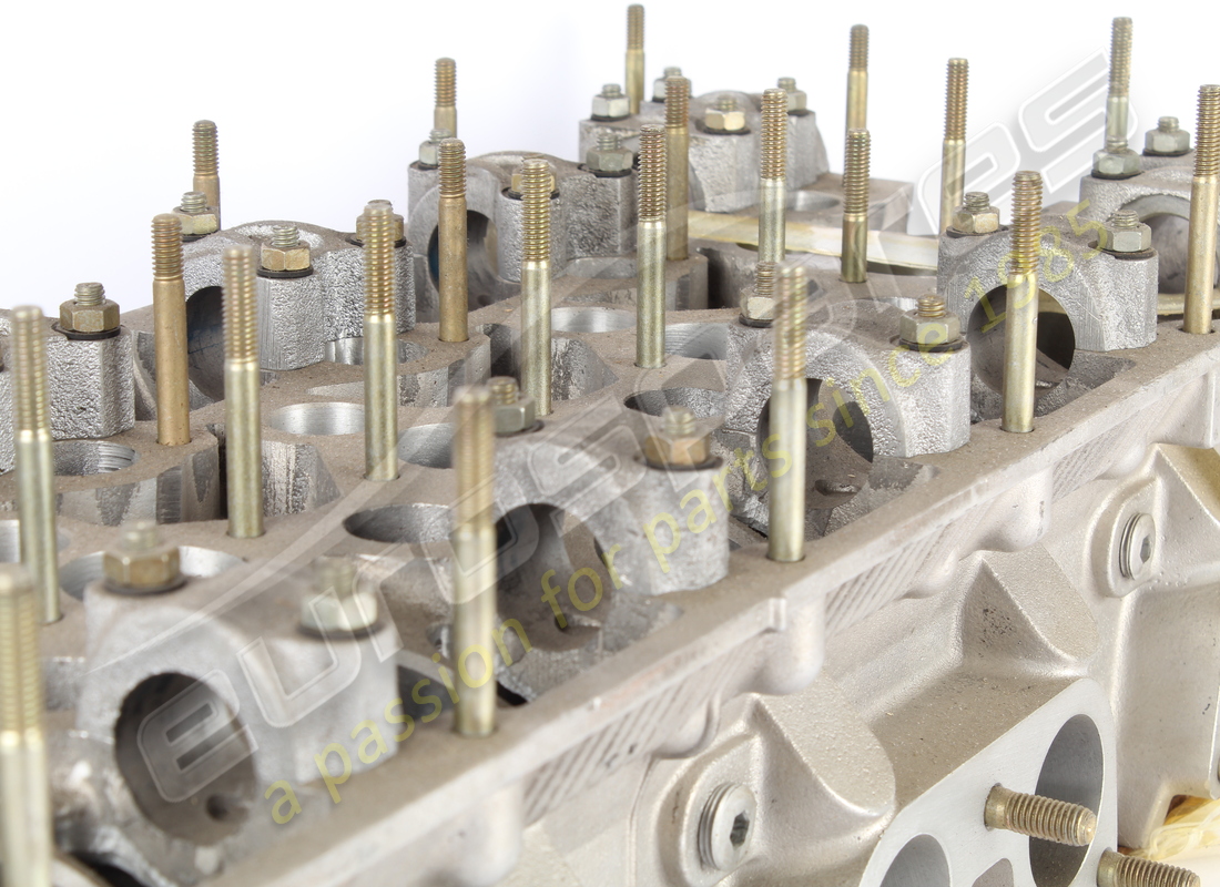 NOUVELLE CULASSE RH FERRARI COMPLÈTE. NUMÉRO DE PIÈCE 126510 (5) nouvelle culasse rh ferrari complète. numéro de pièce 126510 (5)