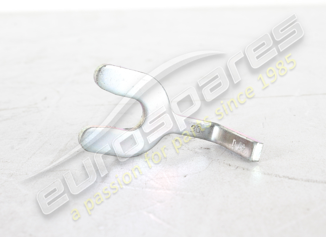 nouvelle espaceur ferrari. numéro de pièce 238883 (1)