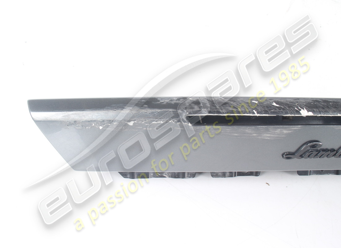 PARTIE SUPÉRIEURE DU PANNEAU ARRIÈRE D'OCCASION LAMBORGHINI. NUMÉRO DE PIÈCE 4T0864487B (2) partie supérieure du panneau arrière d'occasion lamborghini. numéro de pièce 4t0864487b (2)