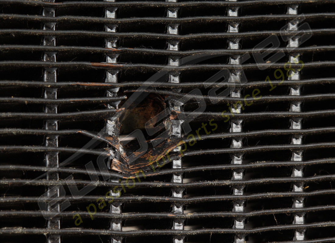 radiateur à eau ferrari utilisé. numéro de pièce 107497 (3)