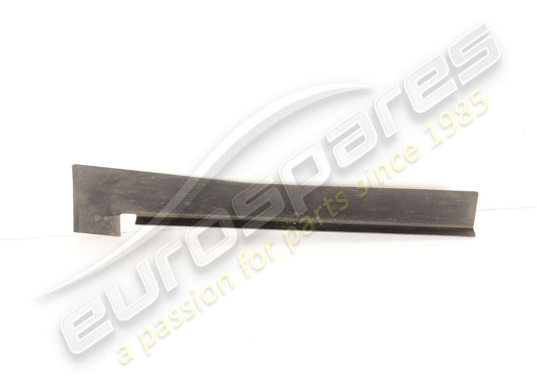 nouveau renfort inférieur de lunette arrière droite ferrari. numéro de pièce 60921700 (2)
