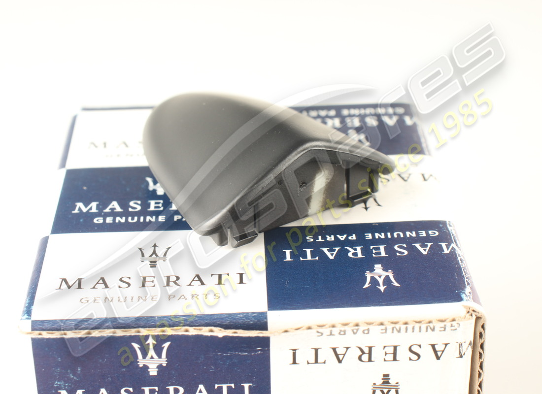 nouveau couvercle de crochet maserati, noir. numéro de pièce 981335400 (3)