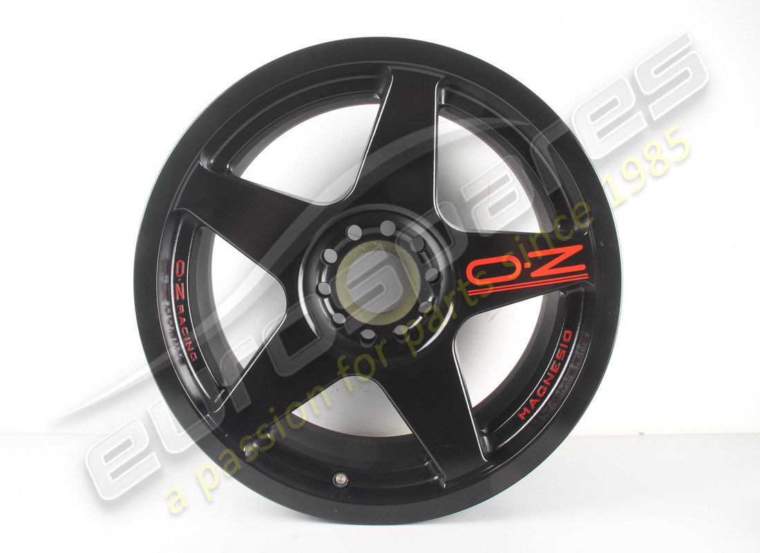 new ferrari front wheel - oz racing (9jx17''). part number a2082 (1)