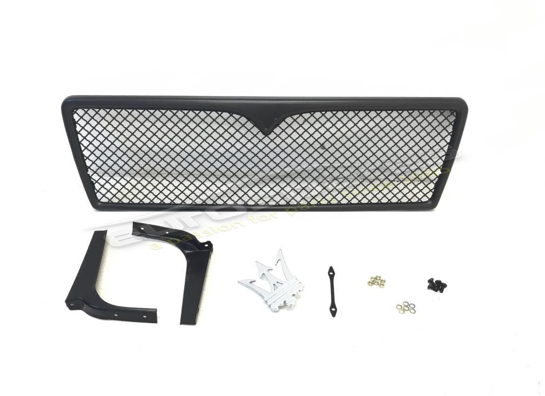 nouvelle grille de radiateur maserati. numéro de pièce 314153005 (1)