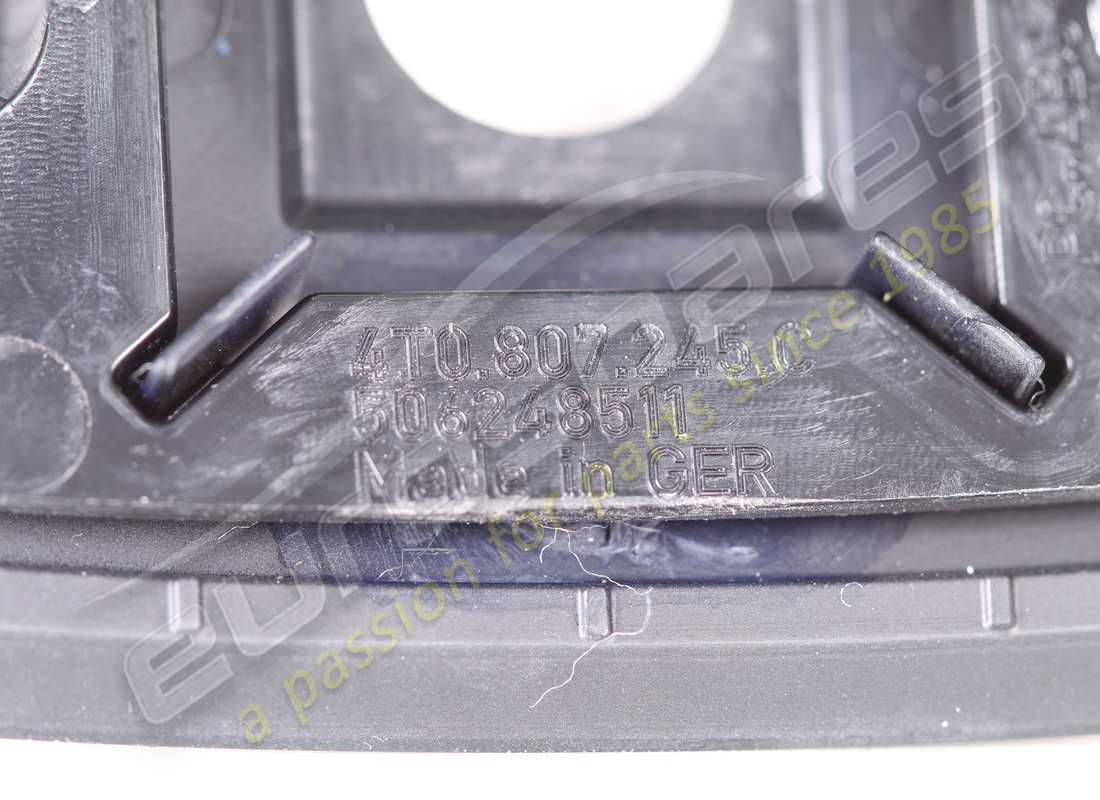 NOUVEAU LAMBORGHINI COUVERCLE DE GARNITURE DE BRIDE RVC. NUMÉRO DE PIÈCE 4T0807245C (3) nouveau lamborghini couvercle de garniture de bride rvc. numéro de pièce 4t0807245c (3)