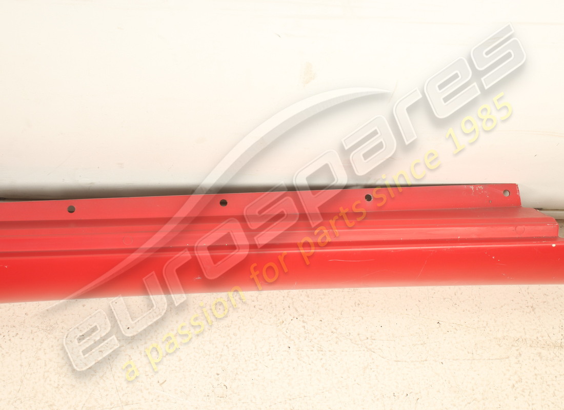utilisé ferrari revêtement sous-porte droit. numéro de pièce 66099410 (7)