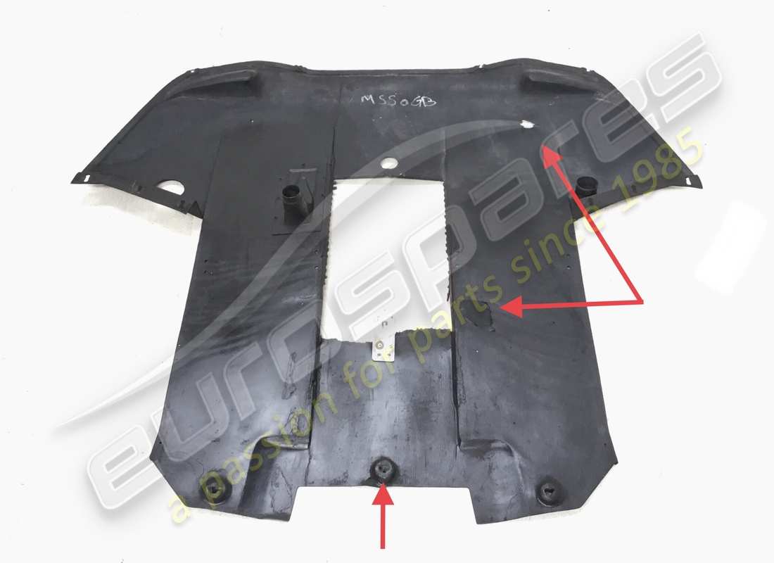 FOND AÉRODYNAMIQUE AVANT Ferrari ENDOMMAGÉ. NUMÉRO DE PIÈCE 65663900 (1)