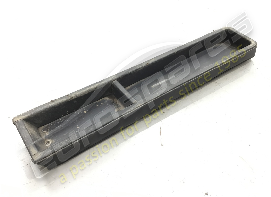 BOÎTE À GANTS Ferrari UTILISÉE. NUMÉRO DE PIÈCE 61525400 (1)