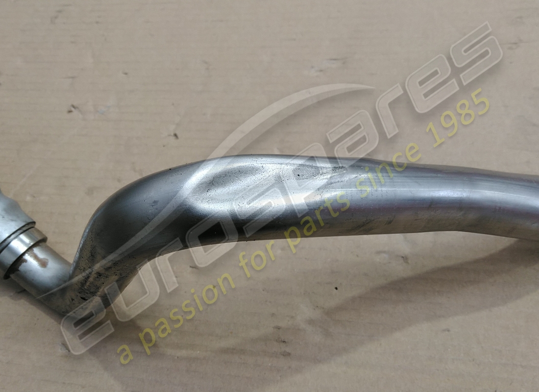 tuyau lamborghini endommagé.-oelkuehler. numéro de pièce 4s0117413f (2)