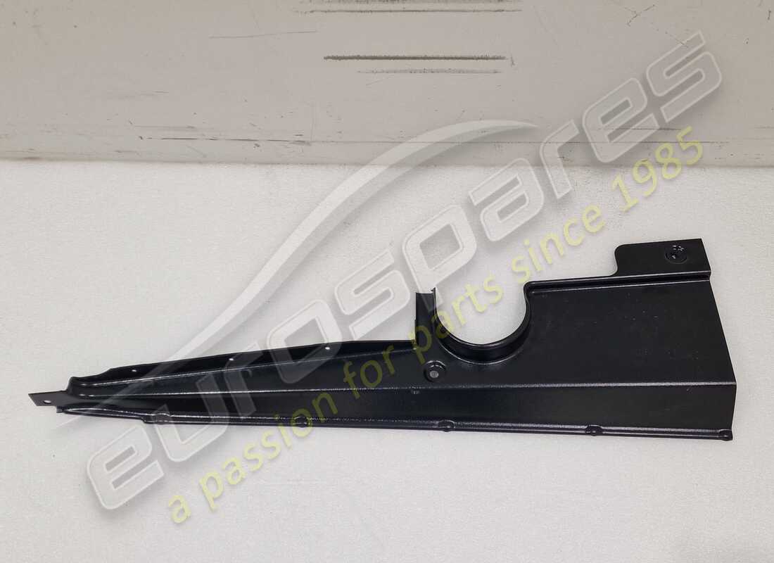 nouveau couvercle moteur lamborghini. numéro de pièce 07l103723e (2)