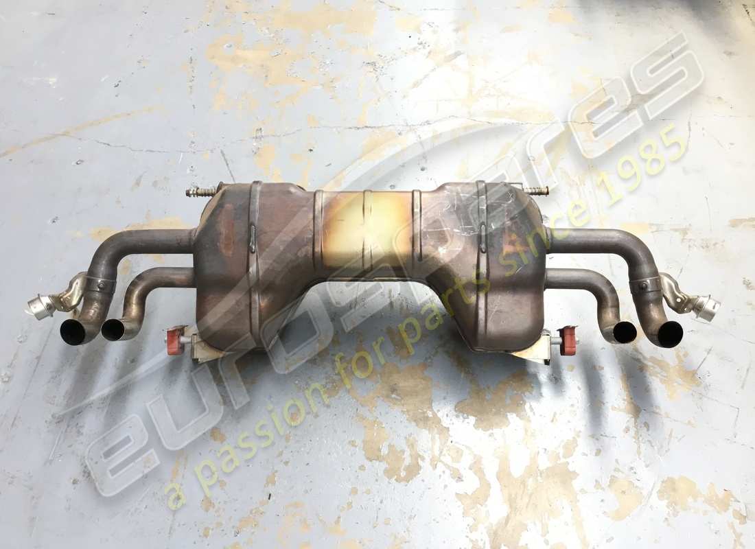 silencieux lamborghini utilisé. numéro de pièce 400251051 (1)