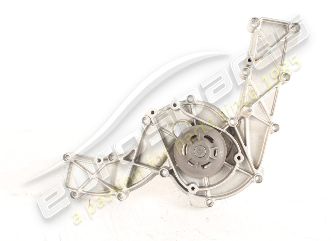 nouveau support de pompe à eau maserati. numéro de pièce 578045900 (1)