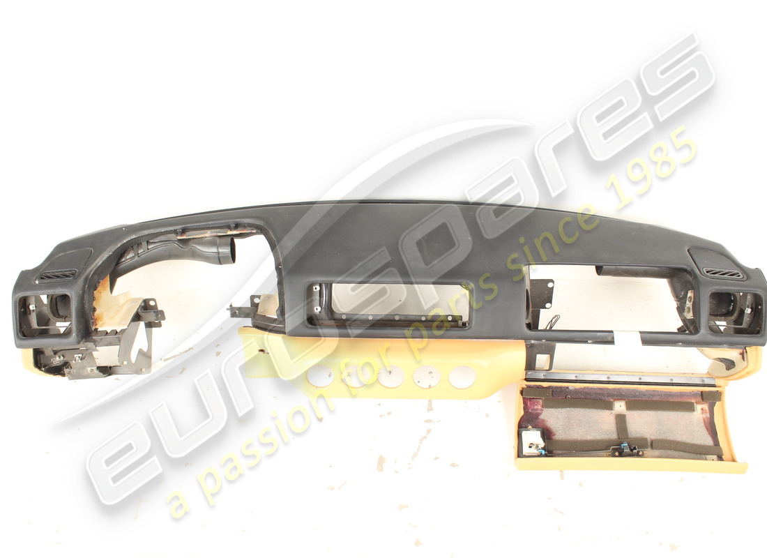 nouveau ferrari lhd dash noir vm8500. numéro de pièce 64511300 (1)