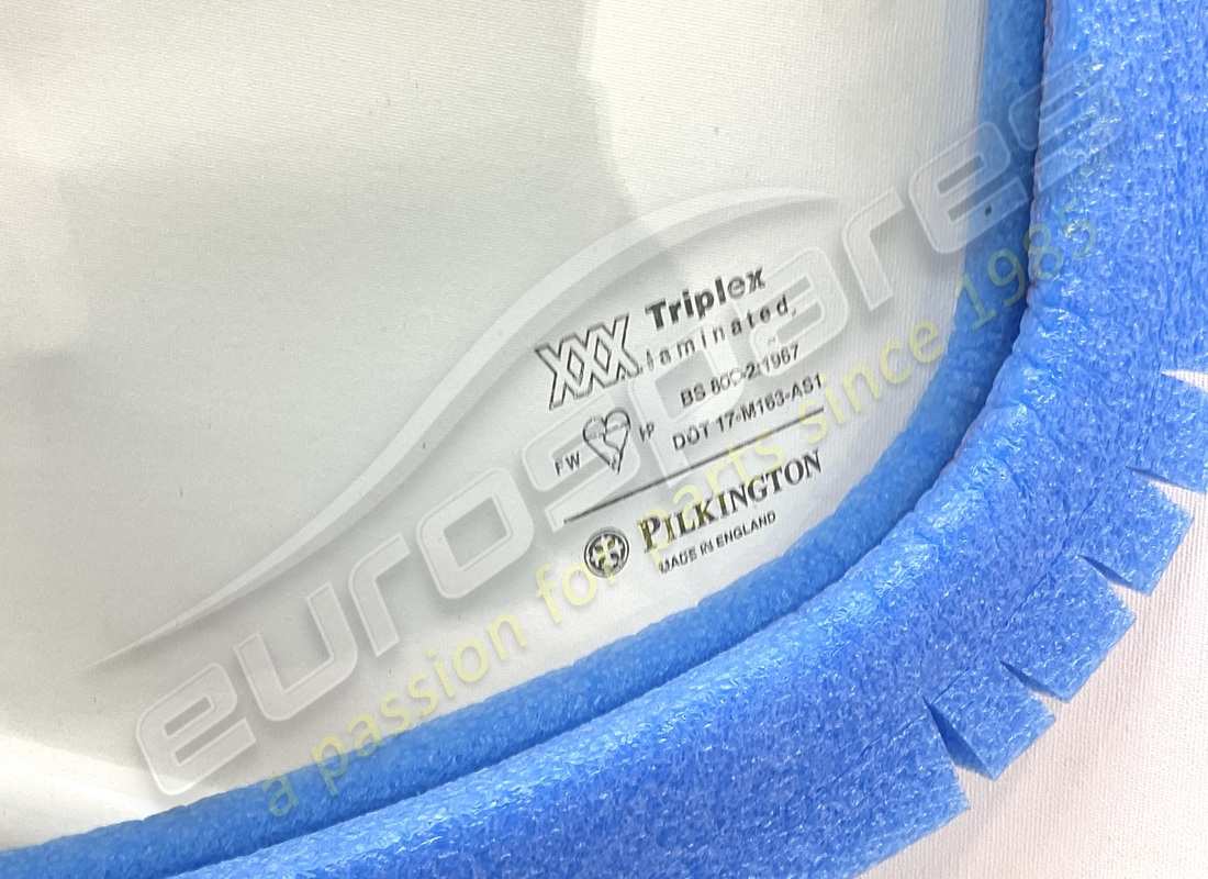 nouveau pare-brise eurospares - convient à 400 superamerica. numéro de pièce fscr004 (2)