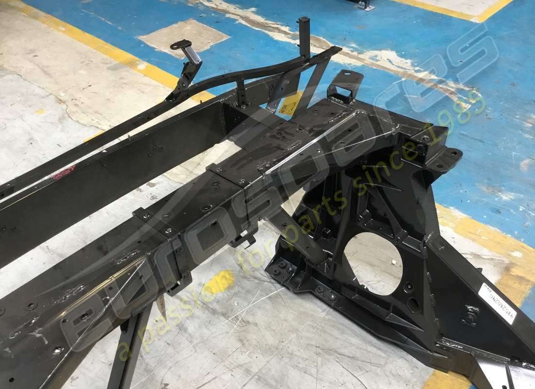 nouveau sous-châssis arrière ferrari. numéro de pièce 985280290 (4)