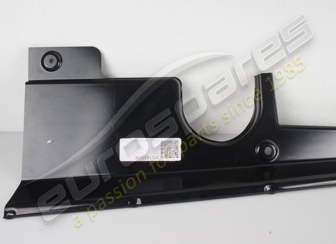 nouveau couvercle moteur lamborghini. numéro de pièce 07l103723e (2)
