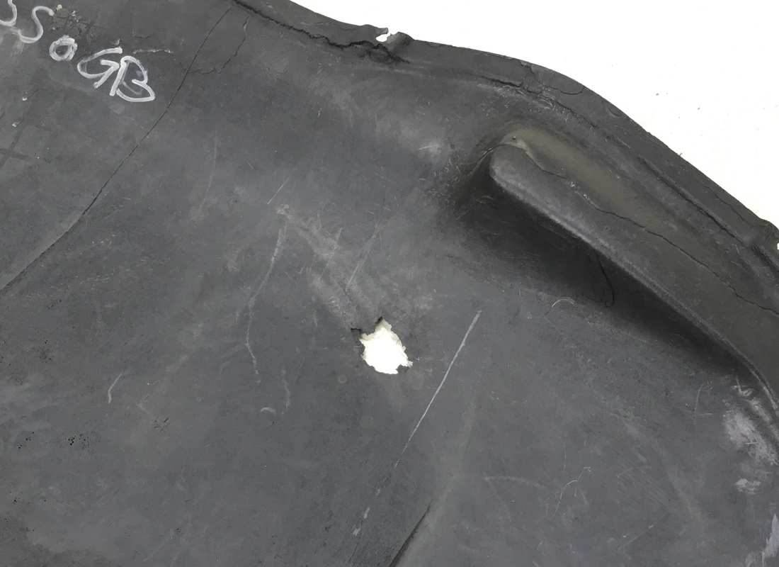 fond aérodynamique avant ferrari endommagé. numéro de pièce 65663900 (4)