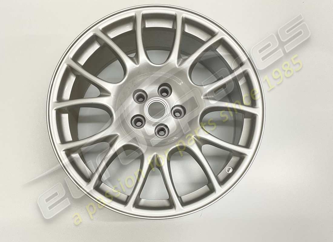 nouvelle jante arrière ferrari. numéro de pièce 239654 (2)