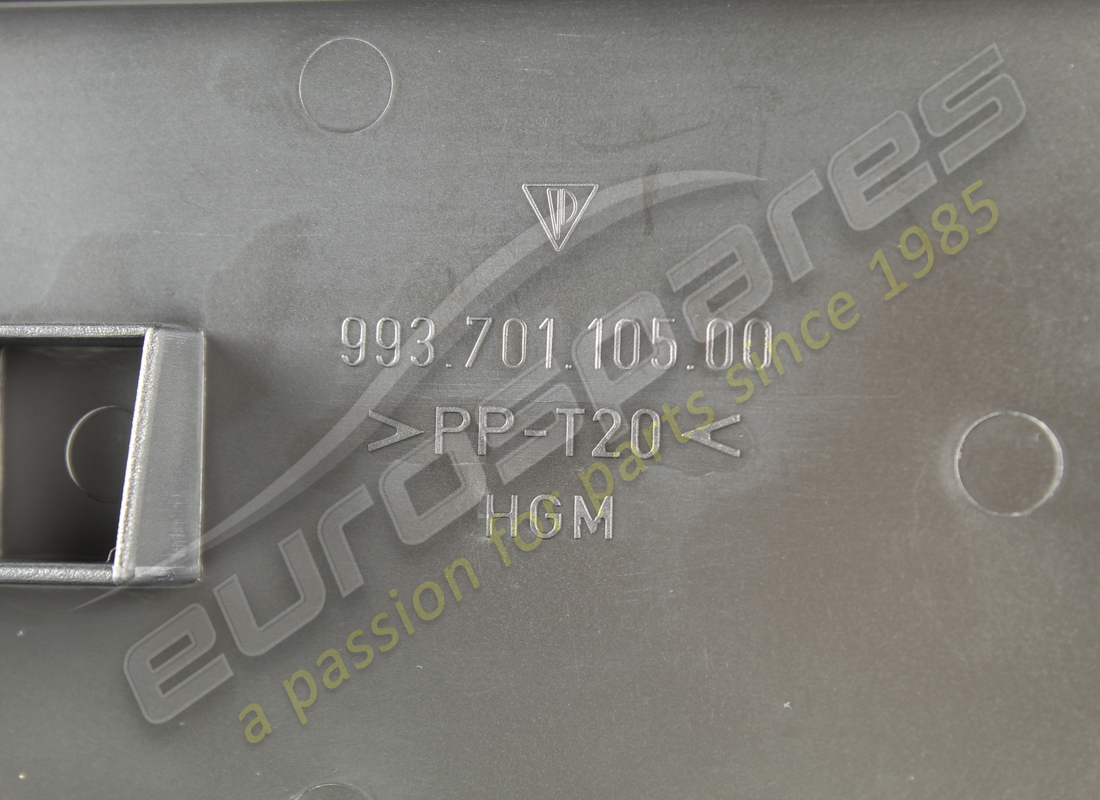 nouveau support porsche. numéro de pièce 99370110500 (3)