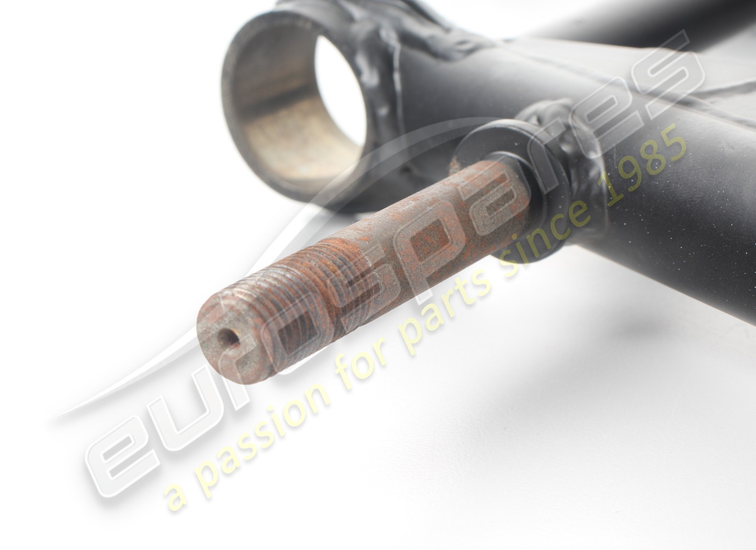 NOUVEAU LEVIER INFÉRIEUR ARRIÈRE FERRARI. NUMÉRO DE PIÈCE 124304 (6) nouveau levier inférieur arrière ferrari. numéro de pièce 124304 (6)