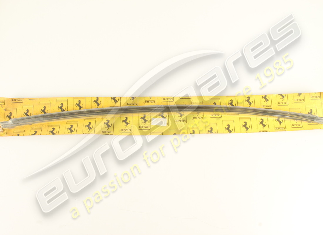 nouveau joint de toit gauche ferrari. numéro de pièce 62889900 (1)