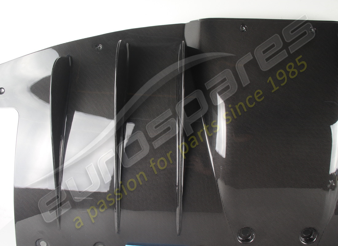 nouveau diffuseur arrière complet ferrari. numéro de pièce 83916800 (2)