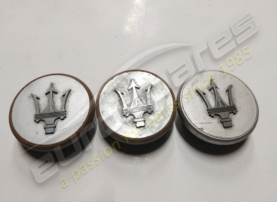insigne de roue maserati utilisé. numéro de pièce 387201362 (2)