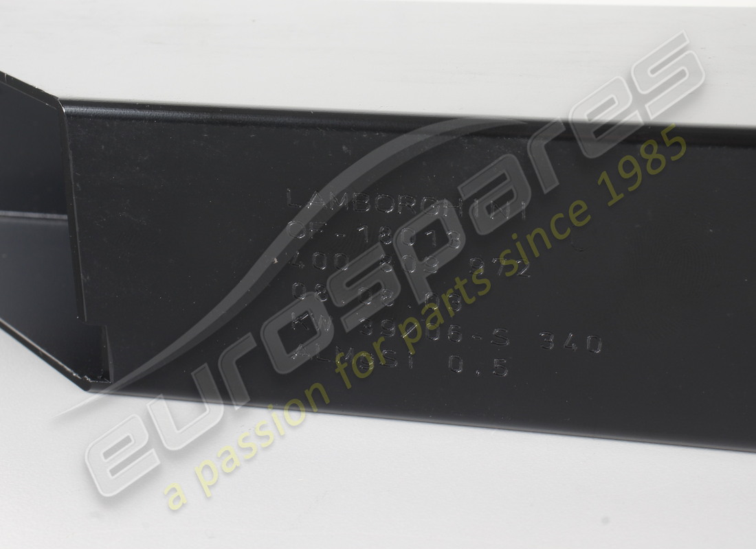 nouveau lamborghini pilier de support b. numéro de pièce 400809972 (3)