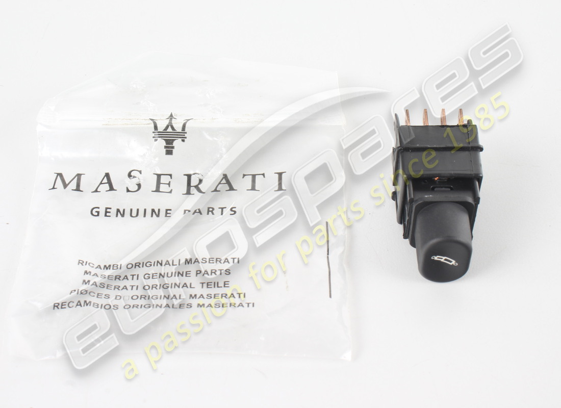 nouveau bouton maserati. numéro de pièce 373301148 (4)
