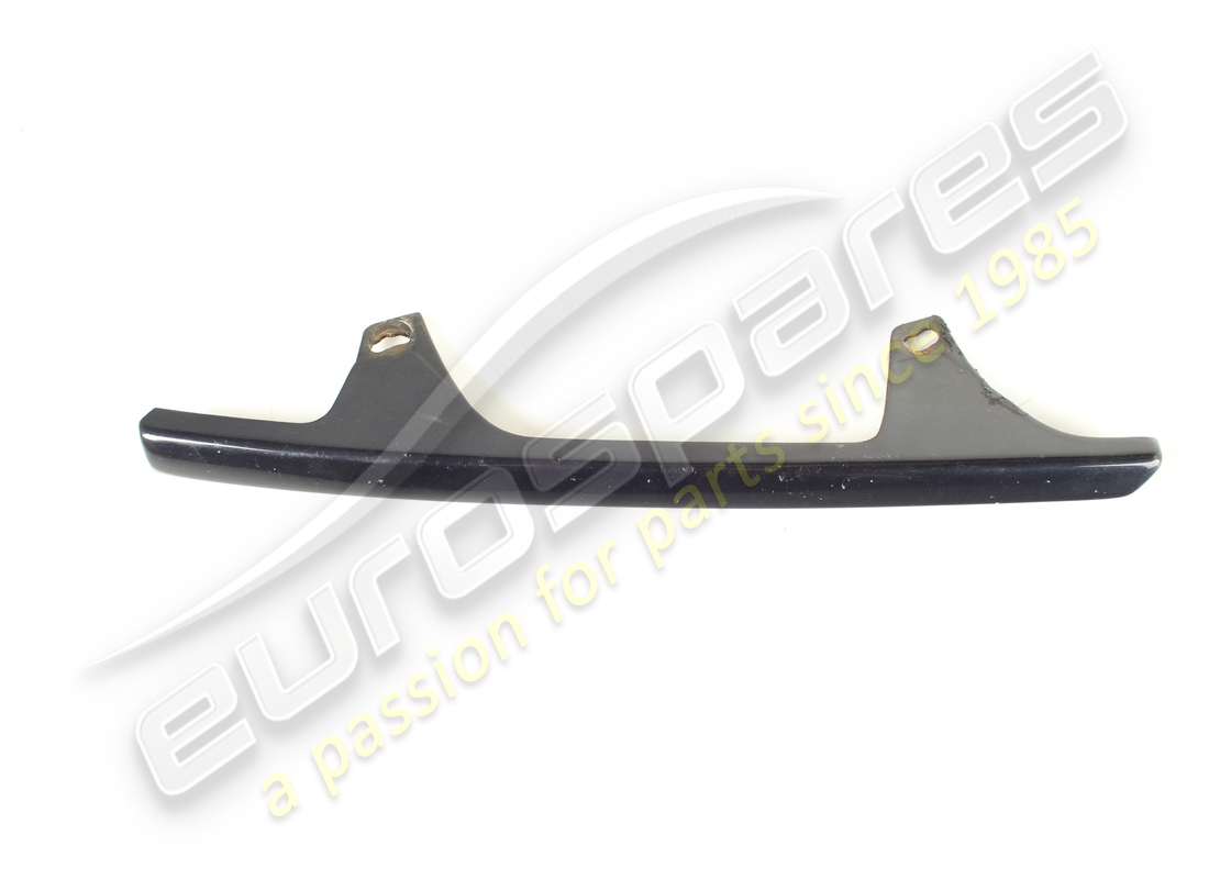 Moulure Maserati d'occasion sous le phare gauche. Numéro de pièce 378300305 (1)