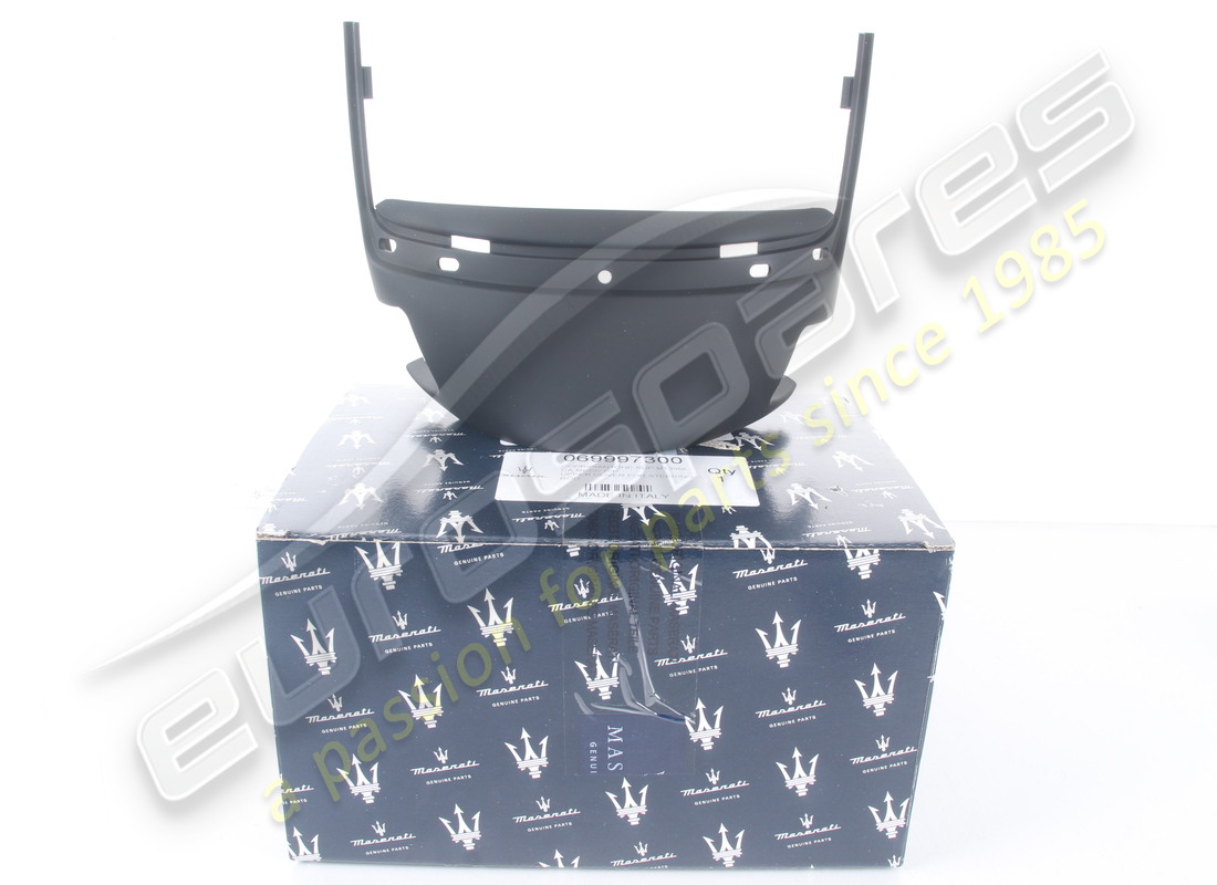 NOUVEAU COUVERCLE SUPÉRIEUR MASERATI POUR BIELLE DE DIRECTION. RÉFÉRENCE 69997300 (1) nouveau couvercle supérieur maserati pour bielle de direction. référence 69997300 (1)
