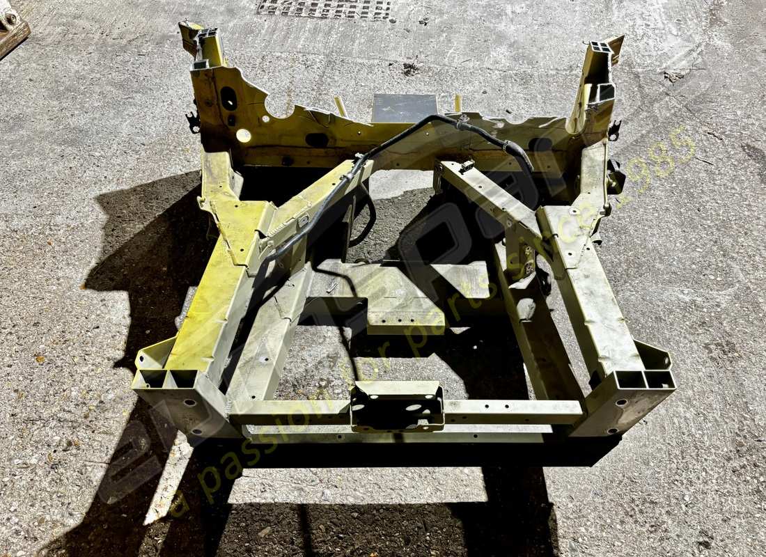 pièce de châssis avant d'occasion lamborghini. numéro de pièce 400805011g (3)