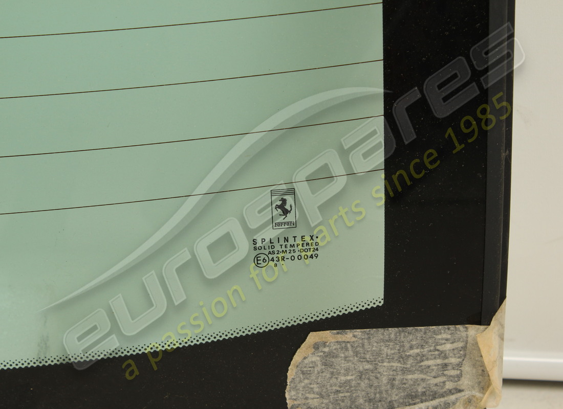 nouvelle vitre arrière ferrari. numéro de pièce 66855800 (2)