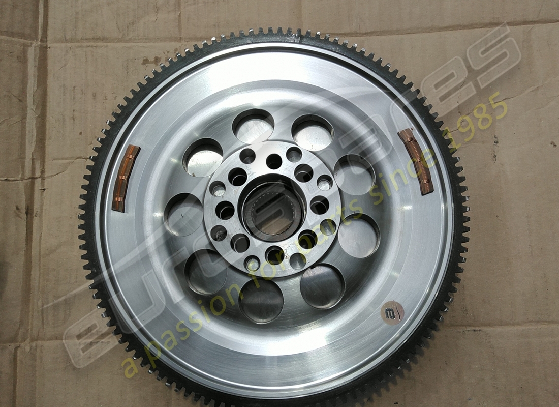 volant moteur ferrari utilisé. numéro de pièce 340464 (2)