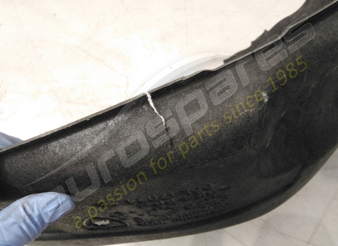 doublure de logement de roue lamborghini endommagée. numéro de pièce 470821177b (3)