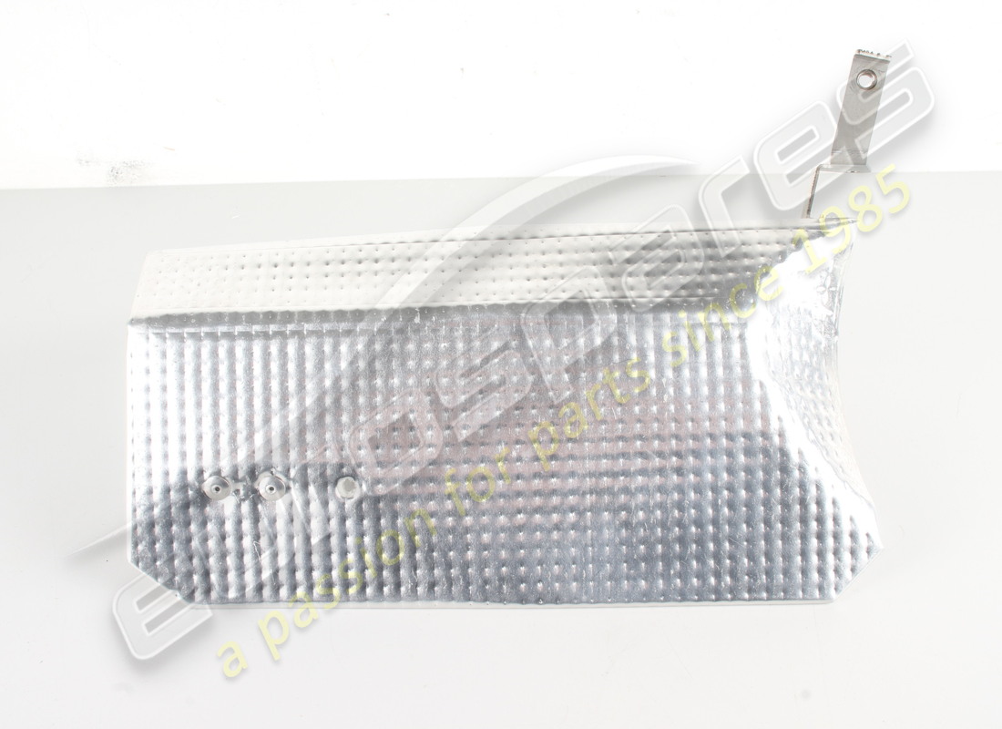 nouveau bouclier thermique ferrari. numéro de pièce 272830 (1)